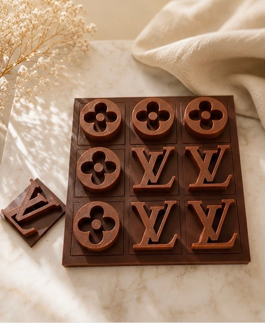3D-printed tic tac toe décor set alternate view