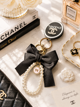Load image into Gallery viewer, Luxury bow and pearl keychain alternate view